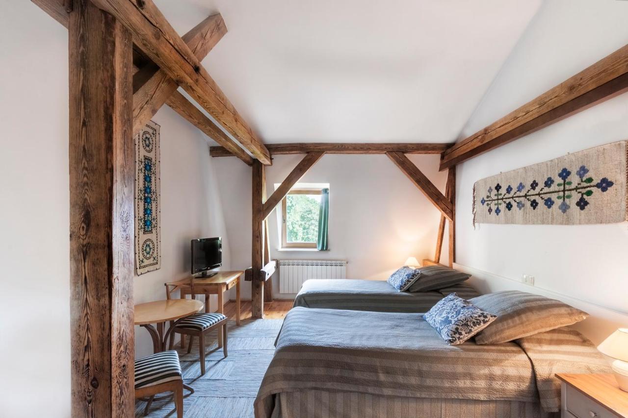 Palac Nieznanice Zabytek Goscinny Ze Spa Luaran gambar