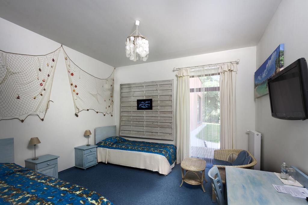 Palac Nieznanice Zabytek Goscinny Ze Spa Bilik gambar