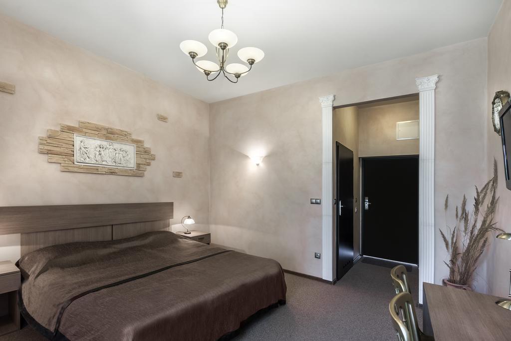 Palac Nieznanice Zabytek Goscinny Ze Spa Bilik gambar