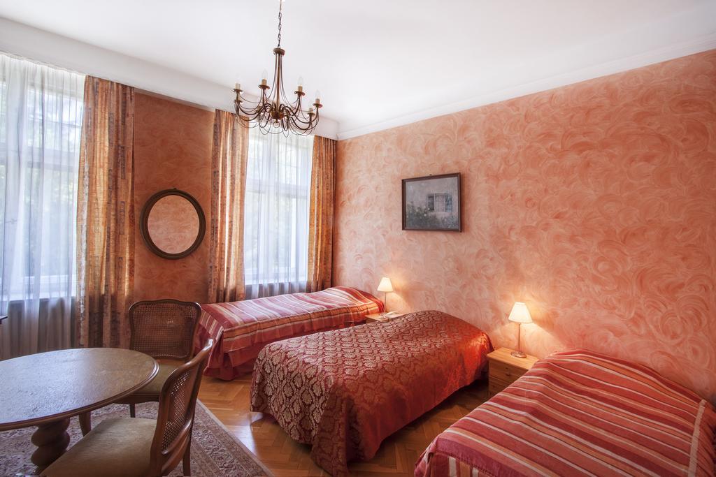 Palac Nieznanice Zabytek Goscinny Ze Spa Bilik gambar